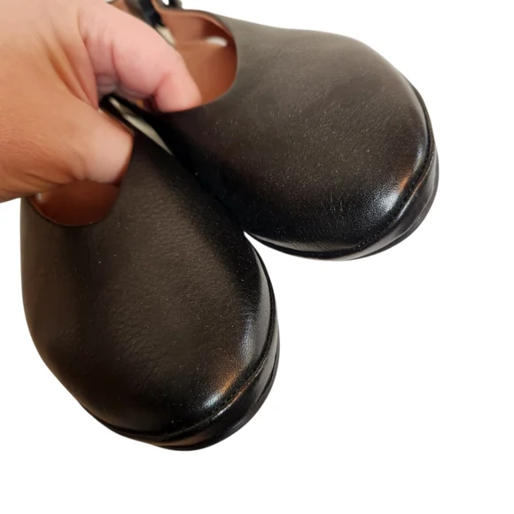 NWOB Gentle Souls Noemi Black Leather Low Wedge Slingback Size 7.5 - Picture 7 of 10